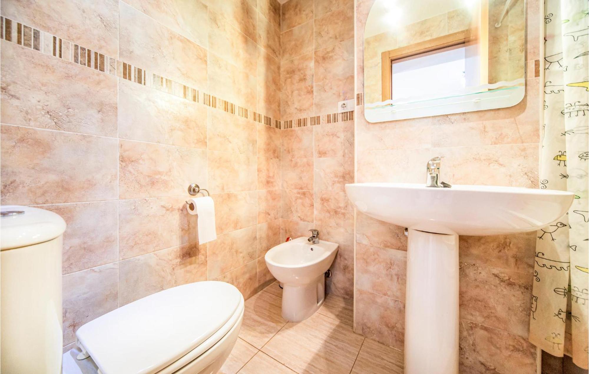 2 Bedroom Lovely Apartment In Оропеса дел Мар Екстериор снимка