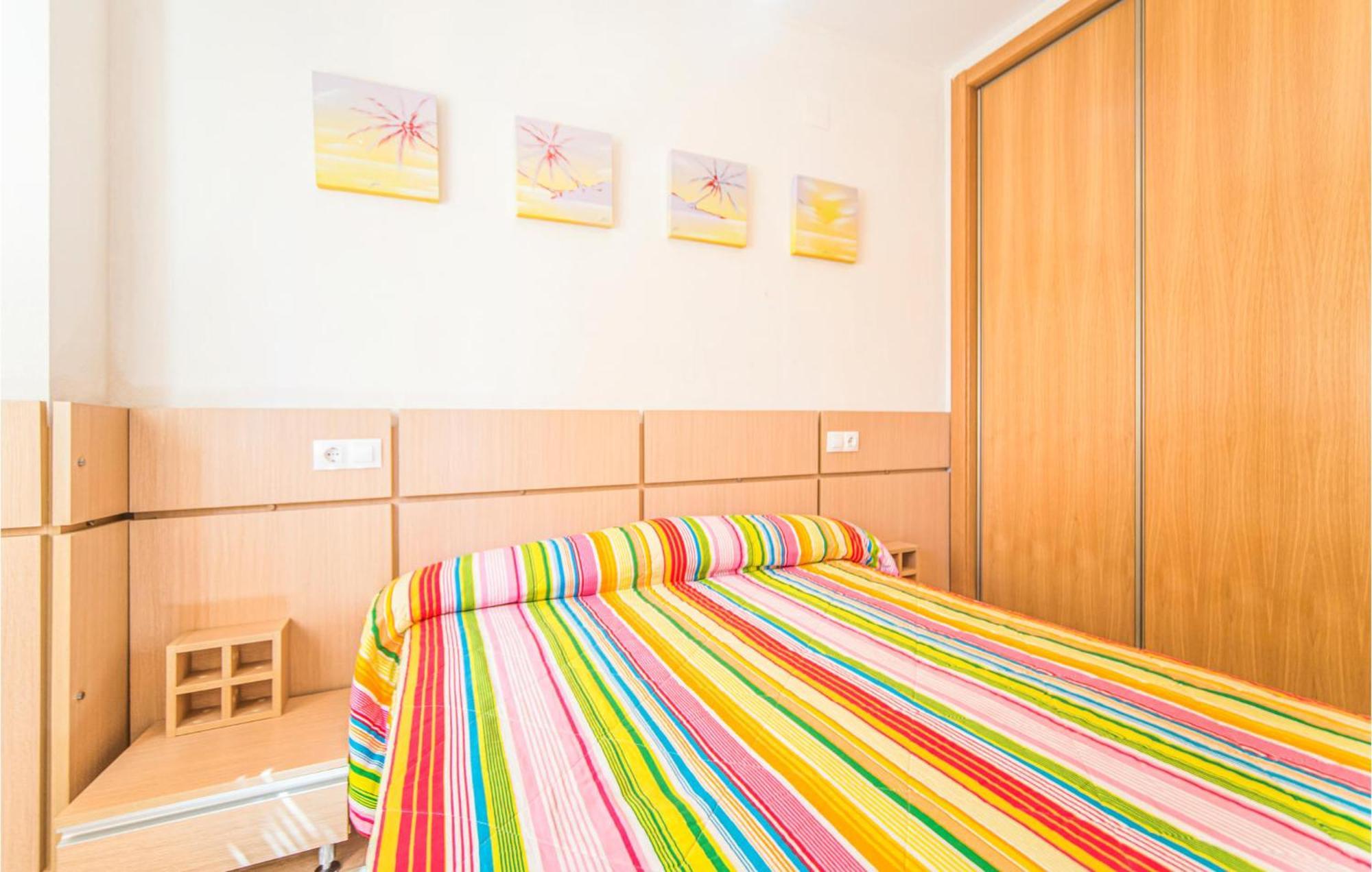 2 Bedroom Lovely Apartment In Оропеса дел Мар Екстериор снимка