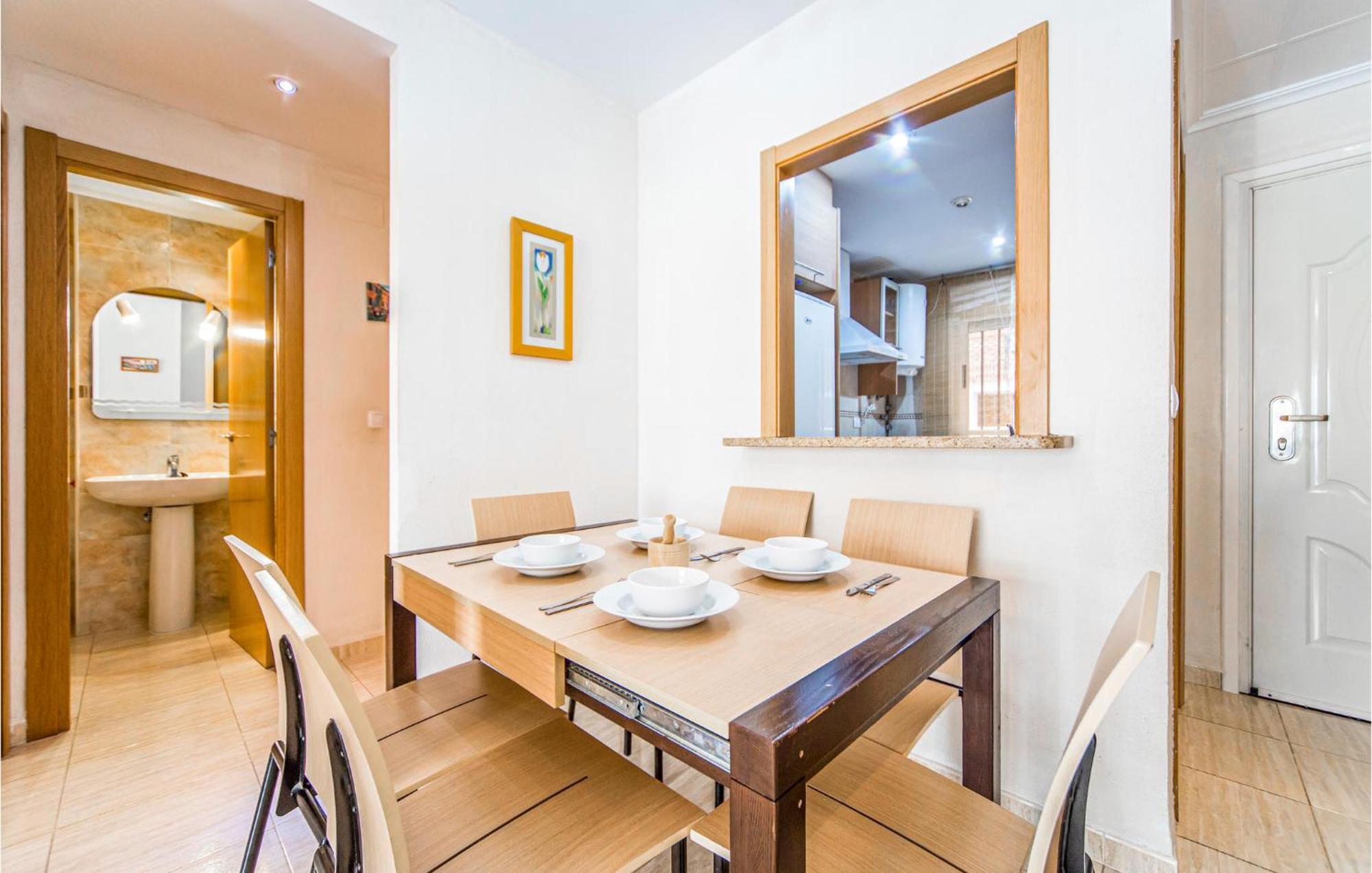 2 Bedroom Lovely Apartment In Оропеса дел Мар Екстериор снимка